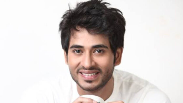 Actor Hiran Chatterjee Left Two BJP Whatsapp Group